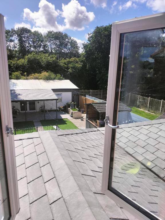Accomadation Wrexham Buitenkant foto