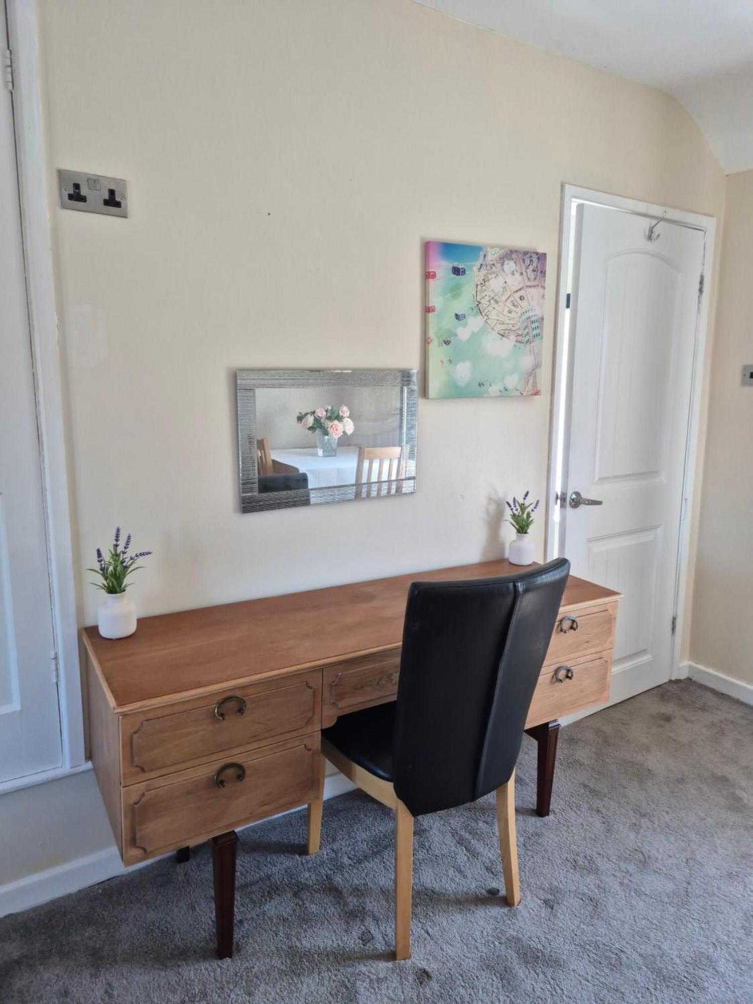 Accomadation Wrexham Buitenkant foto